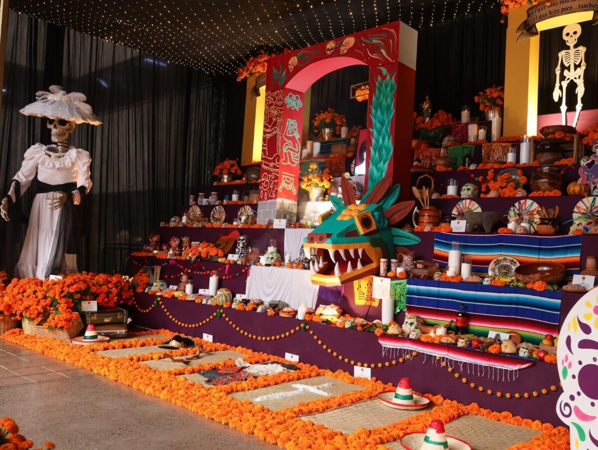 Inaugura Gobierno Municipal altar de muertos en honor a Ifigenia Martínez