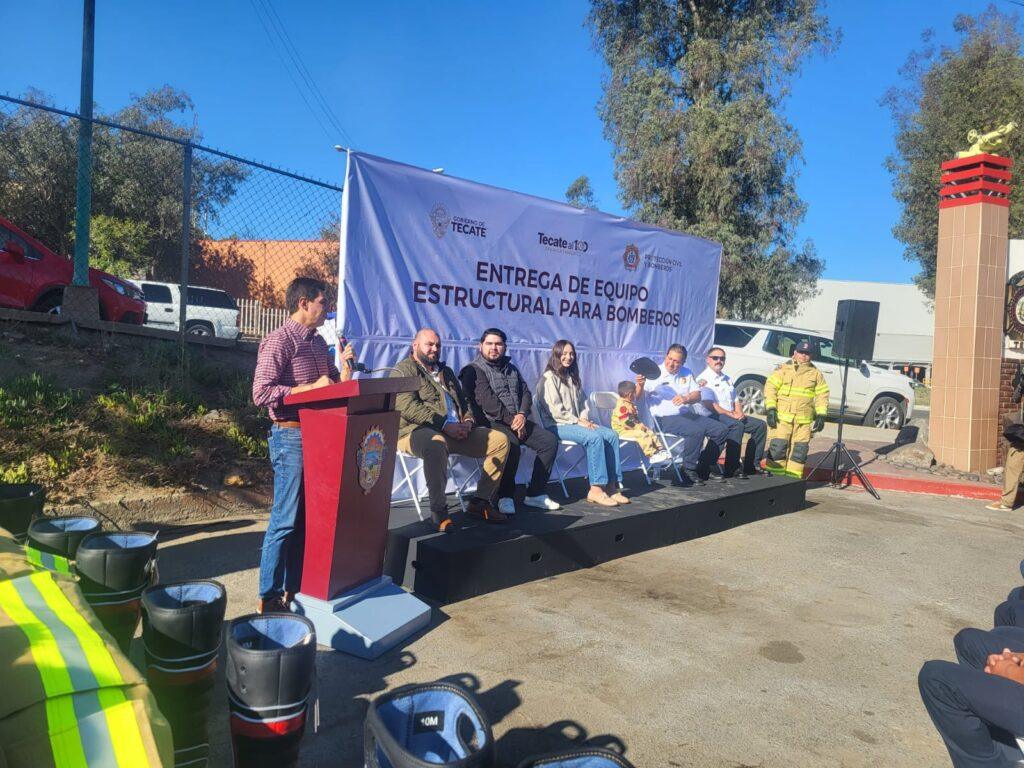 ENTREGAN QUIPO ESTRUCTURAL PARA BOMBEROS DESDE QUE ERA DIPUTADO SE HABRÍA COMPROMETIDO