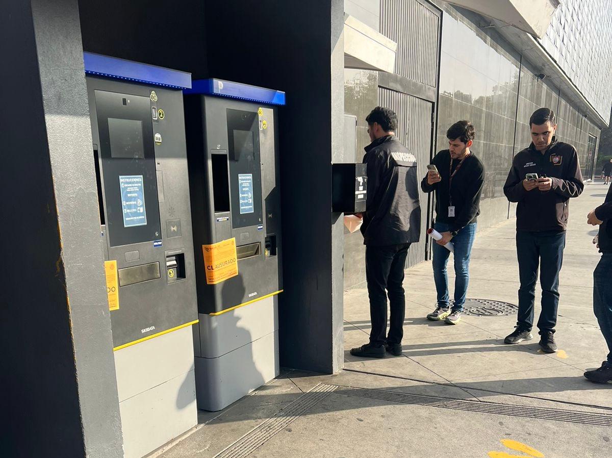 Clausura Gobierno Municipal de Tijuana estacionamientos de Plaza Río y Macro Plaza por irregularidades