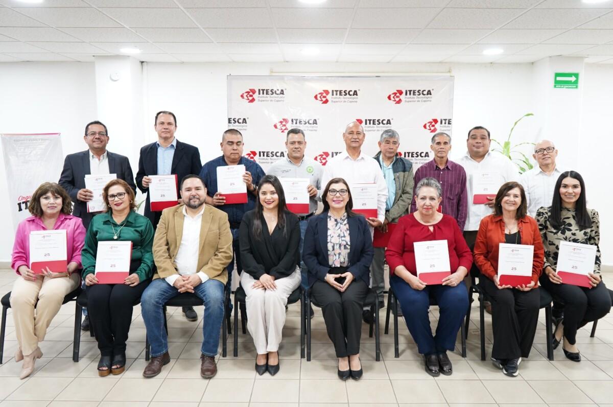 Reconoce Itesca trayectoria de personal docente y administrativo