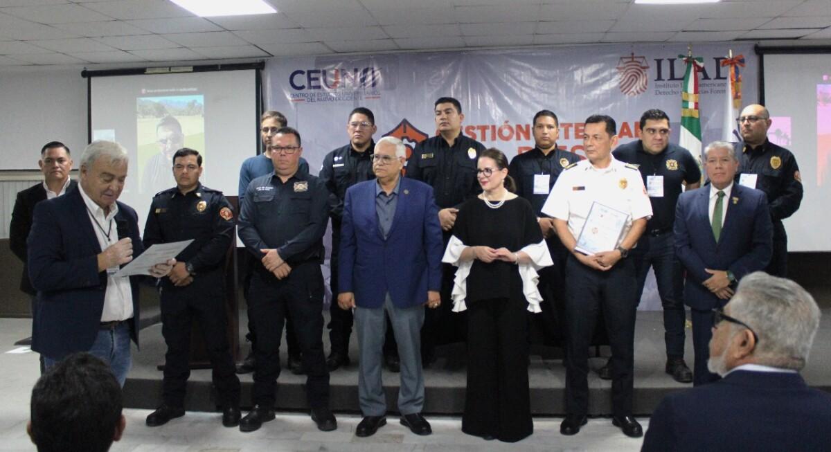 ILAD otorga reconocimiento a bomberos de Hermosillo; CEUNO los beca.