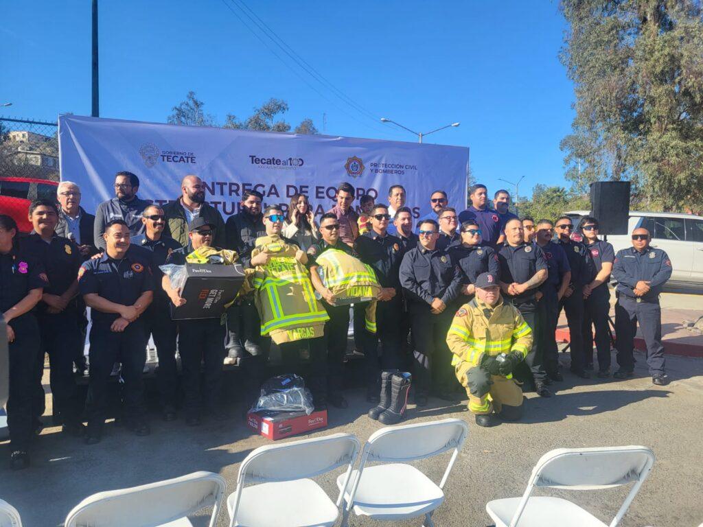 HISTÓRICA LA ENTREGA DE EQUIPO PERSONAL A BOMBEROS SE ENTREGARON 28 EQUIPOS, ESPERANDO MUCHOS MÁS