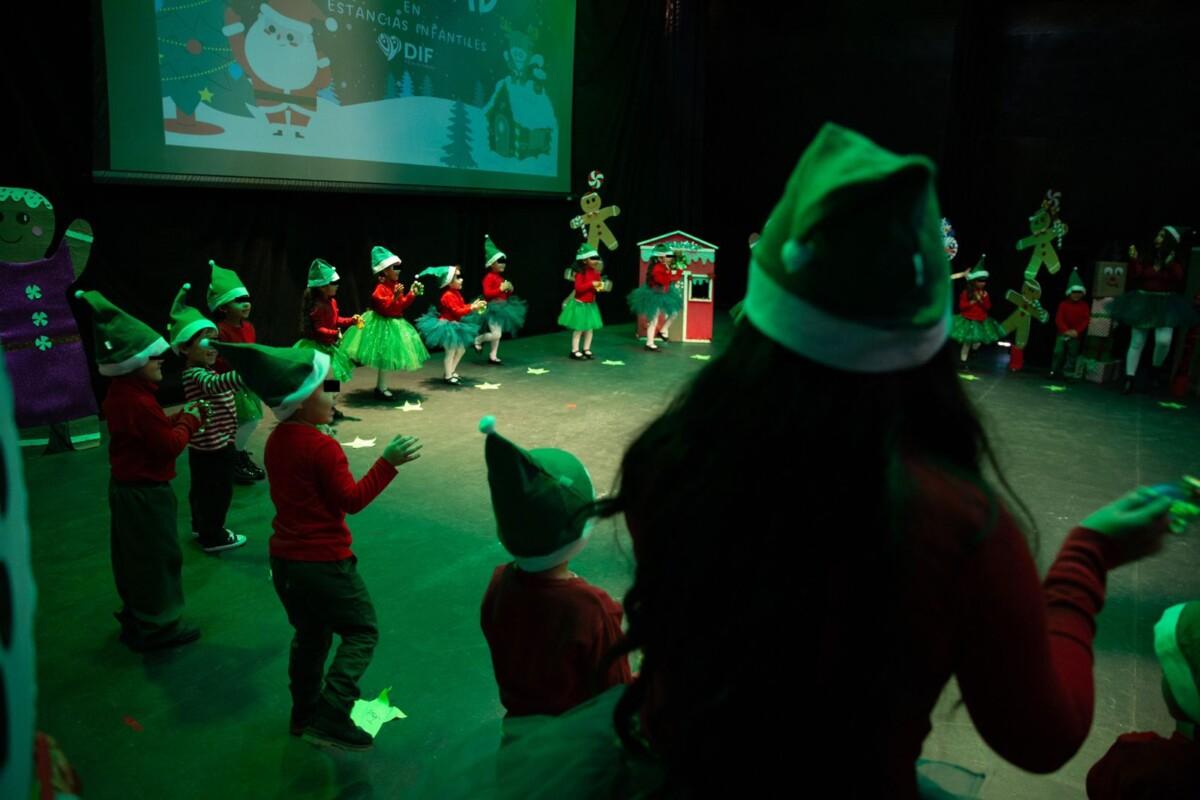 Rocío Adame fortalece la unión familiar en el Festival Navideño de Estancias Infantiles del DIF Rosarito