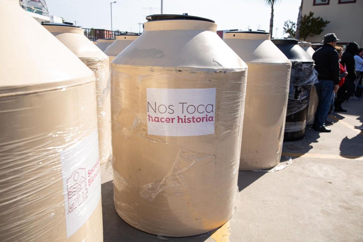 Entrega de tinacos “Agua y Bienestar para Todos” reafirma el compromiso de la Presidenta Municipal Rocío Adame con las familias rosaritenses