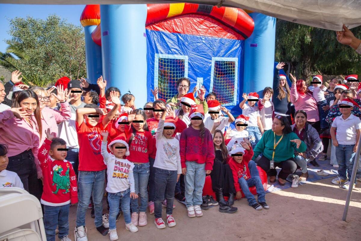 Rocío Adame celebra con la niñez de El Morro en su emotiva Posada Navideña