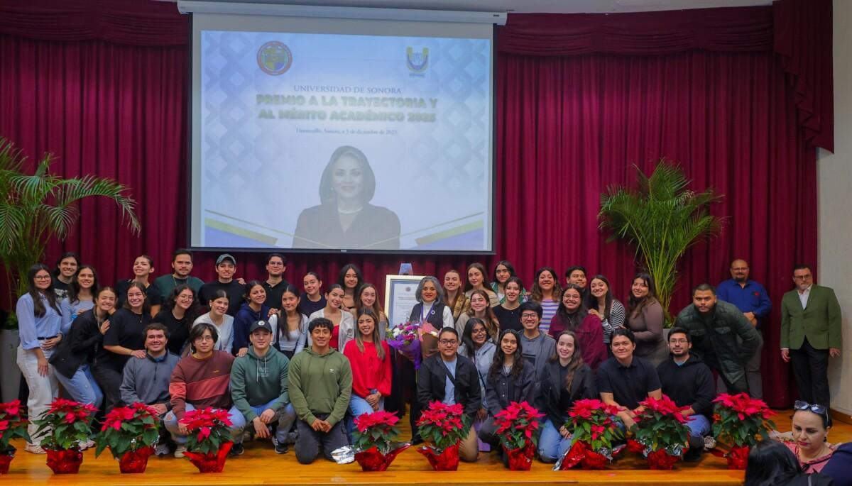 Universidad de Sonora reconoce a Maria del Carmen Candia Plata con el Premio a la Trayectoria y al Mérito Académico 2025