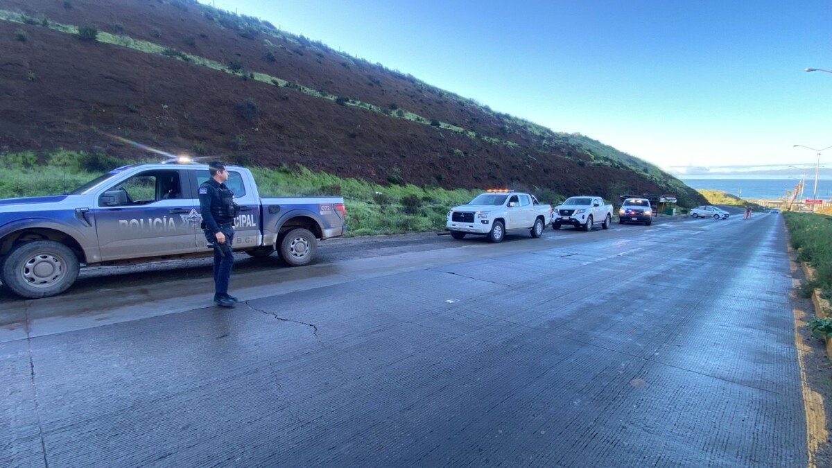 Gobierno de Playas de Rosarito atiende afectaciones por lluvias y refuerza seguridad vial