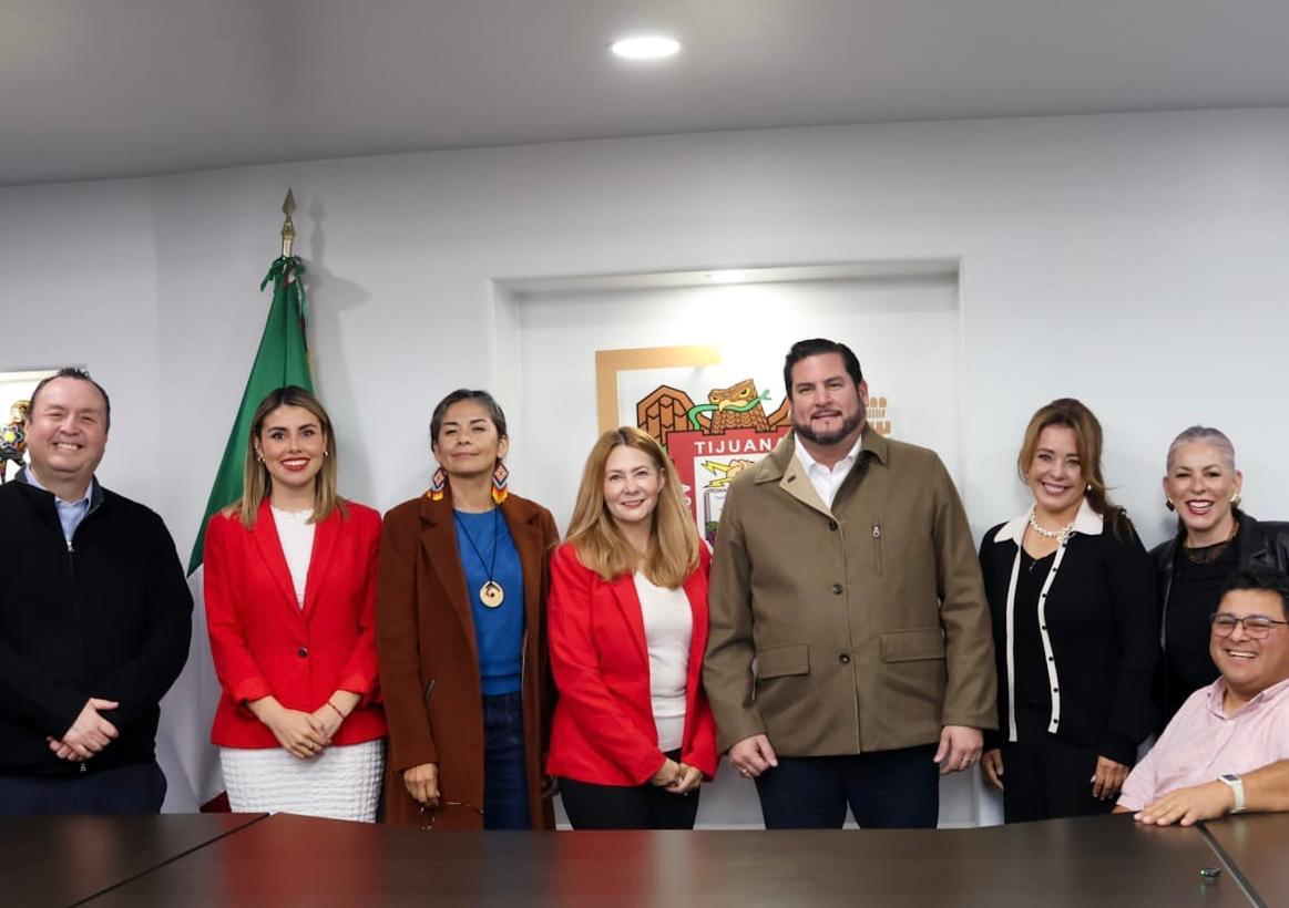 Sostiene Ismael Burgueño encuentro con la Asociación Femenil de Ejecutivas de Empresas Turísticas