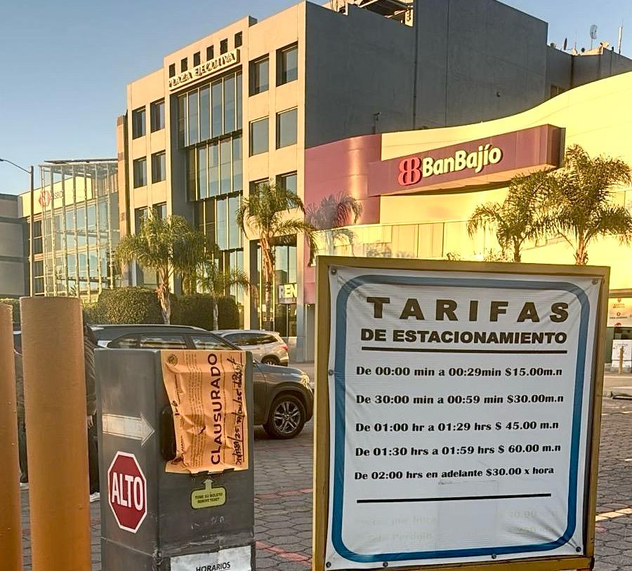 Supervisa Gobierno Municipal estacionamientos de plazas comerciales para garantizar el cumplimiento de la normatividad