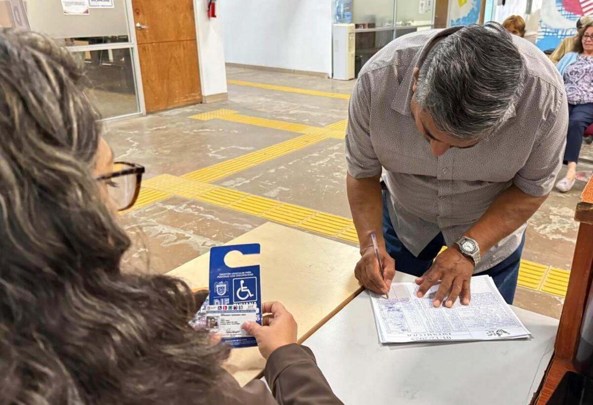 Inicia DIF Tijuana el trámite de renovación de engomado 2026 del tarjetón de discapacidad