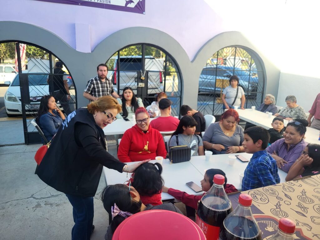 GRAN ASISTENCIA EN POSADA DE DIPUTADA TERE RUIZ LES ENTREGÓ ALIMENTOS, DESPENSA, JUGUETES Y COBIJAS