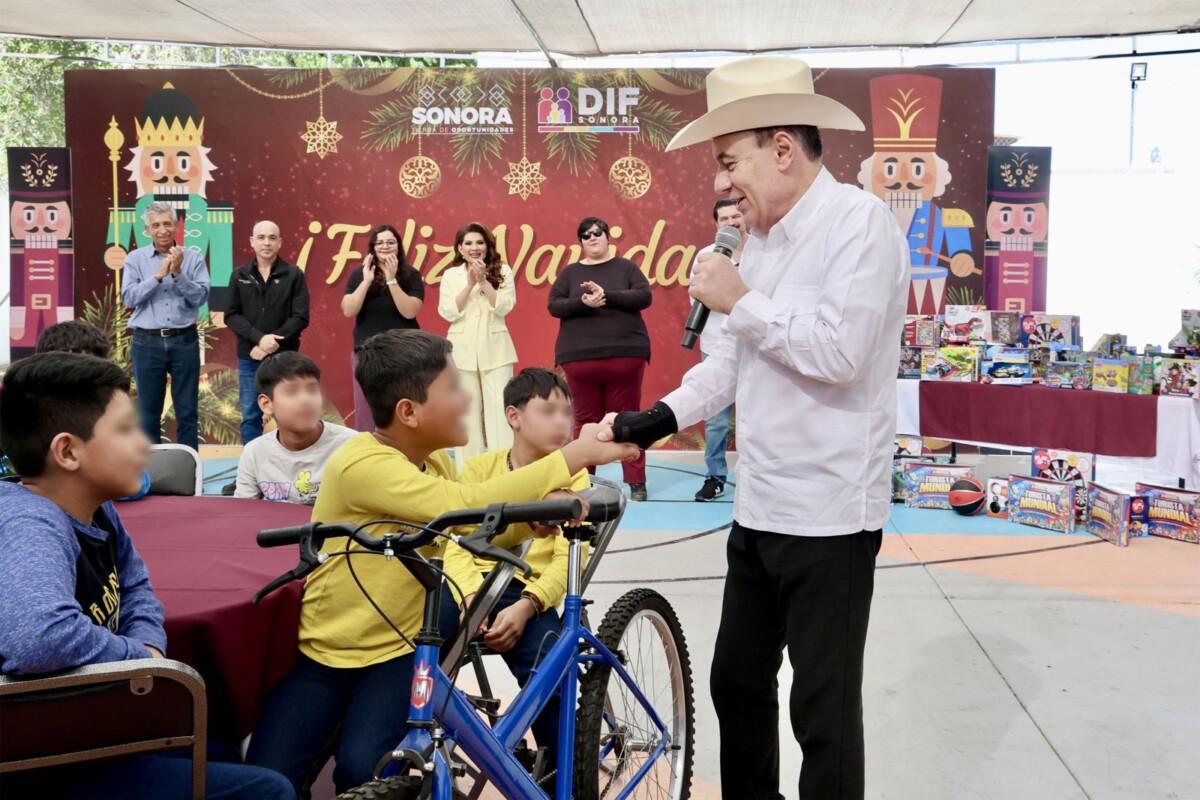 Gobernador Durazo impulsa el desarrollo integral de niñas y niños en condición vulnerable con apoyos y becas