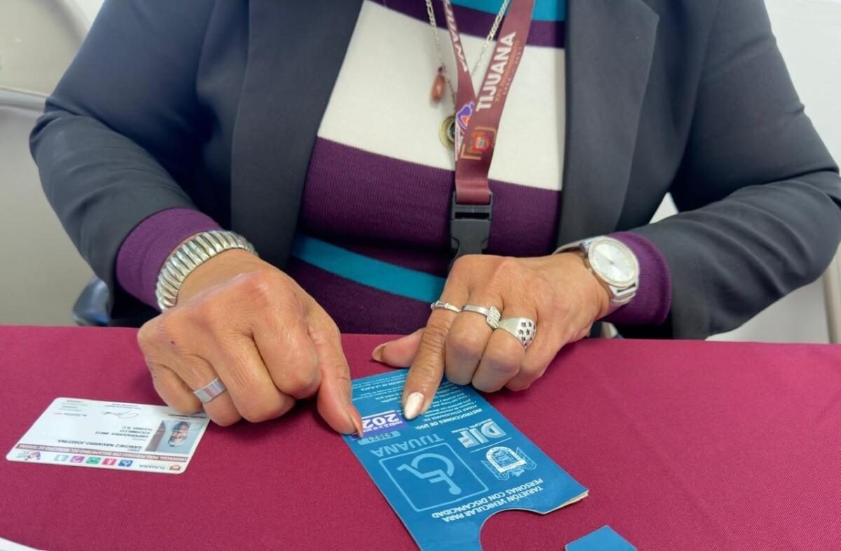 Renueva Gobierno Municipal más de 19 mil 600 engomados 2026 para el tarjetón de personas con discapacidad