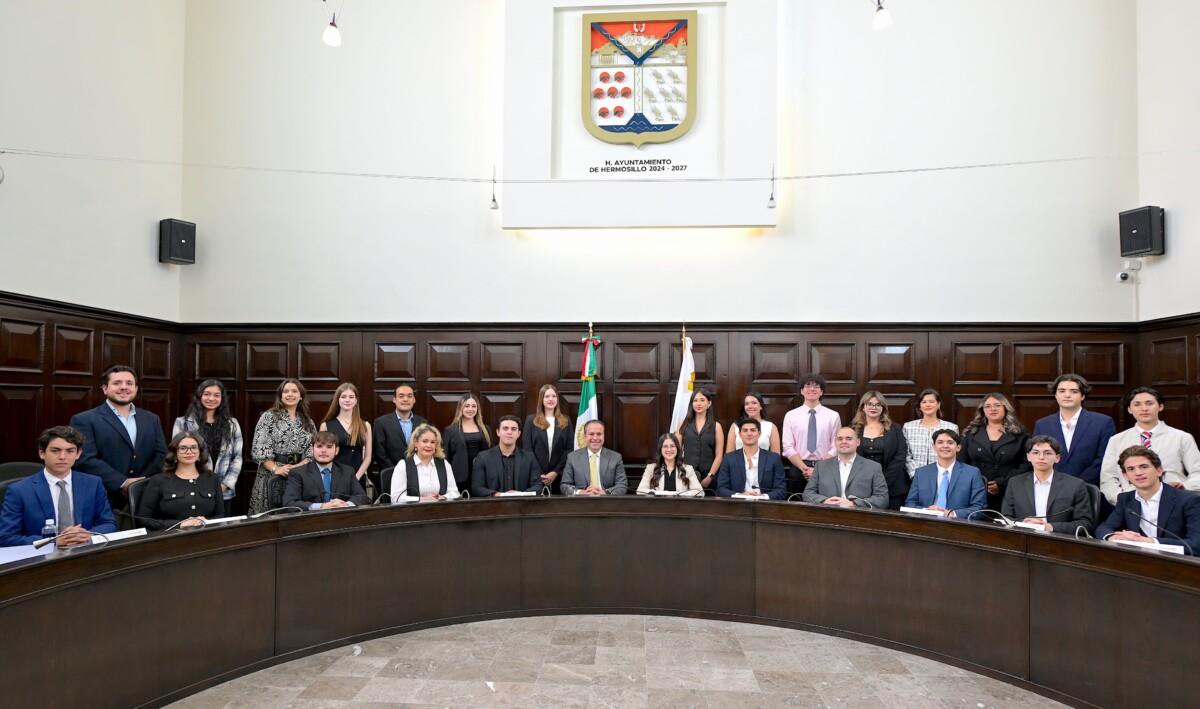 Da voz Astiazarán a jóvenes hermosillenses a través de la tercera generación del Cabildo Juvenil