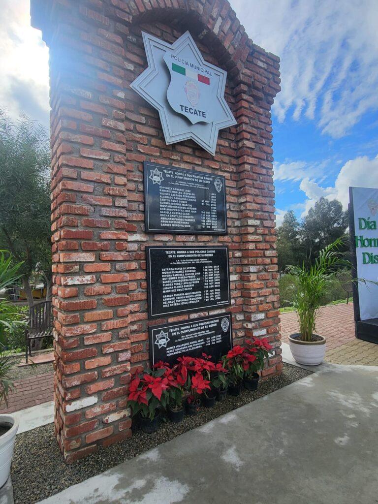 RECORDARON OFICIALES CAIDOS EN DÍA DEL POLICIA