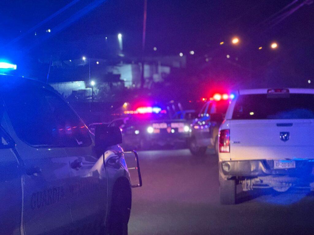 PRESUNTO CRIMINAL, RECIBE A BALAZOS A POLICIAS