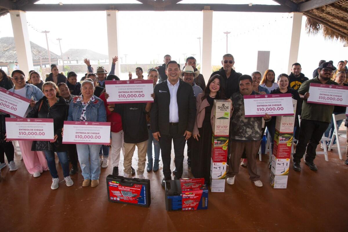 Playas de Rosarito fortalece el emprendimiento tradicional con apoyos económicos y capacitación a través del programa “Rosarito Activo”