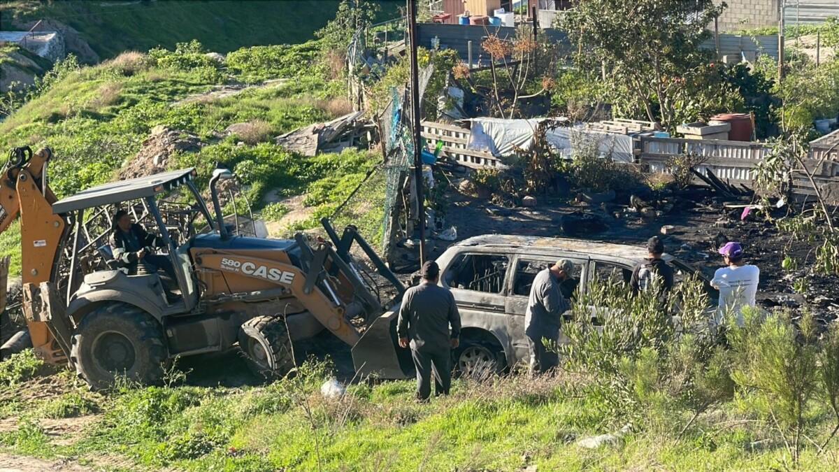 Ayuntamiento de Playas De Rosarito brinda atención inmediata a familia afectada por incendio en la Colonia Los Ramos