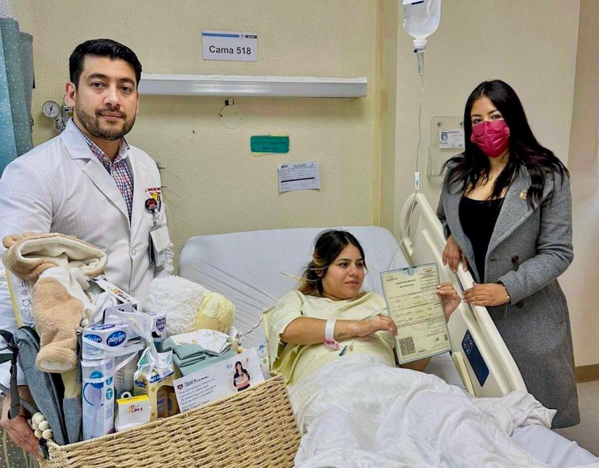 Da bienvenida Gobierno de Tijuana a los tres primeros bebés nacidos en 2026 con entrega de Actas de Nacimiento