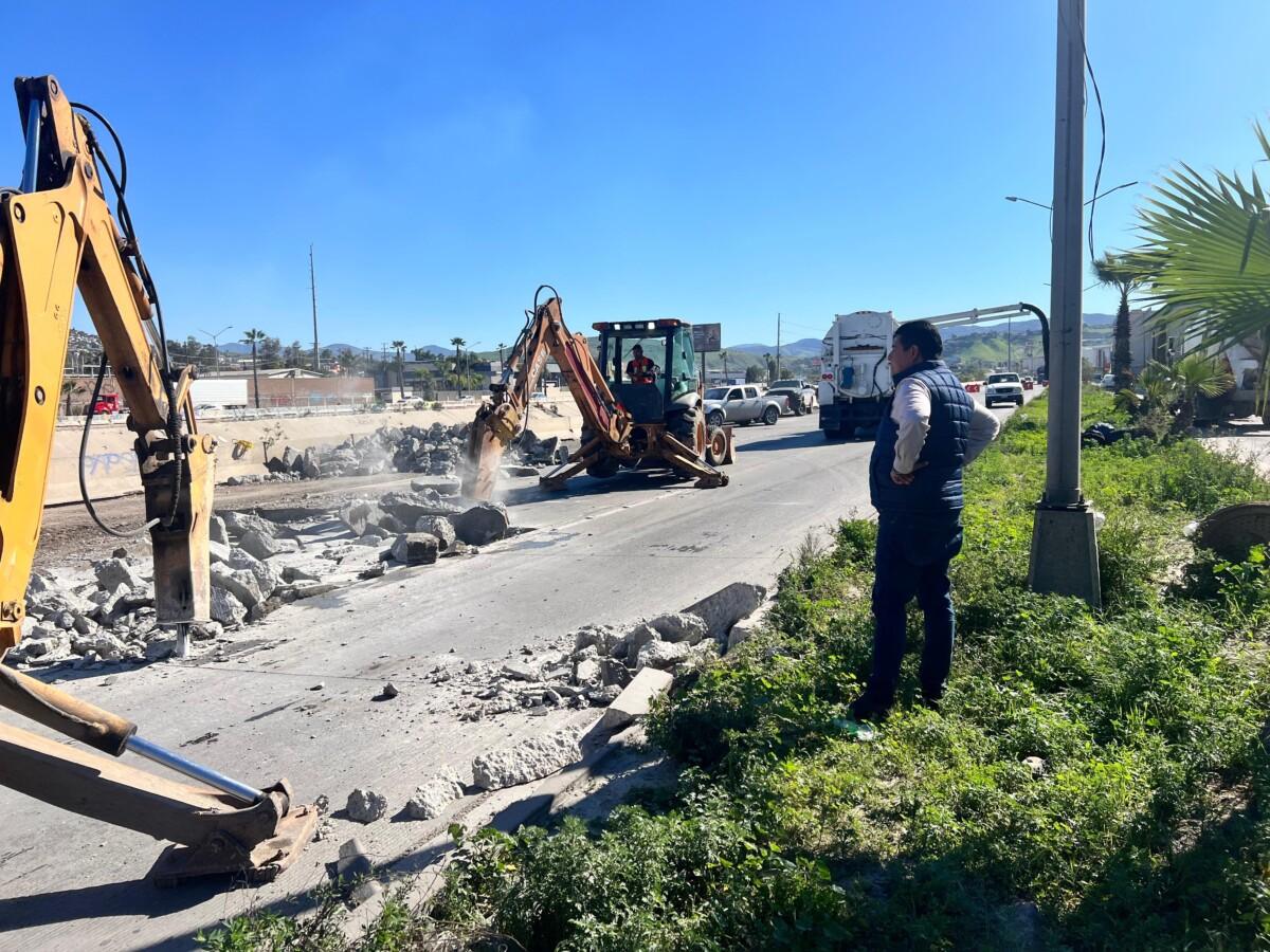 Recomienda XXV Ayuntamiento de Tijuana utilizar bulevar Insurgentes como ruta alterna por reparación de socavón en Vía Rápida Poniente