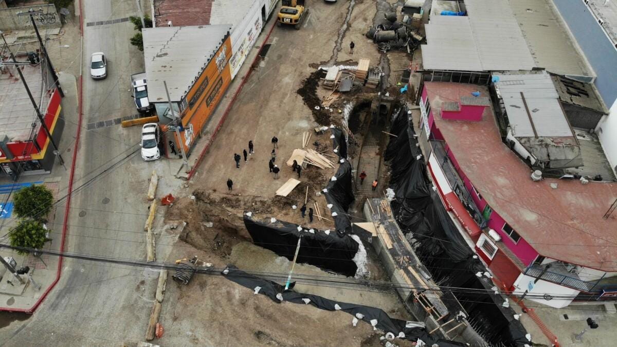 Rocío Adame supervisa avances de la obra de rehabilitación del socavón en el bulevar Hisense