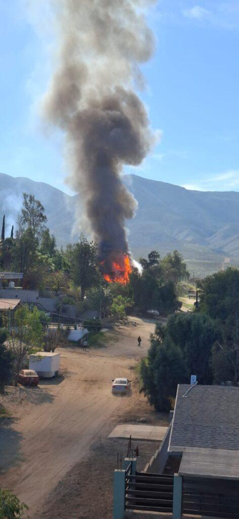 VORAZ INCENDIO CONSUME VIVIENDA EN EL VALLE