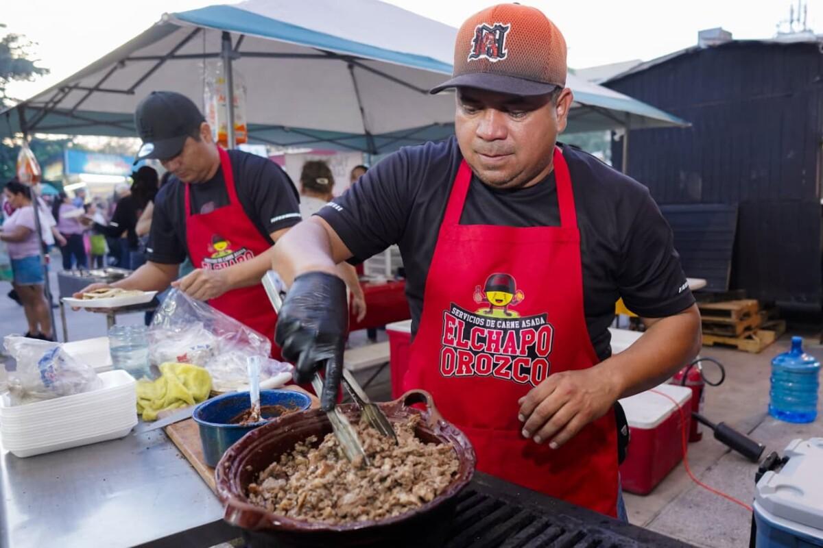Impulsa Toño Astiazarán en equipo gastronomía regional de Hermosillo