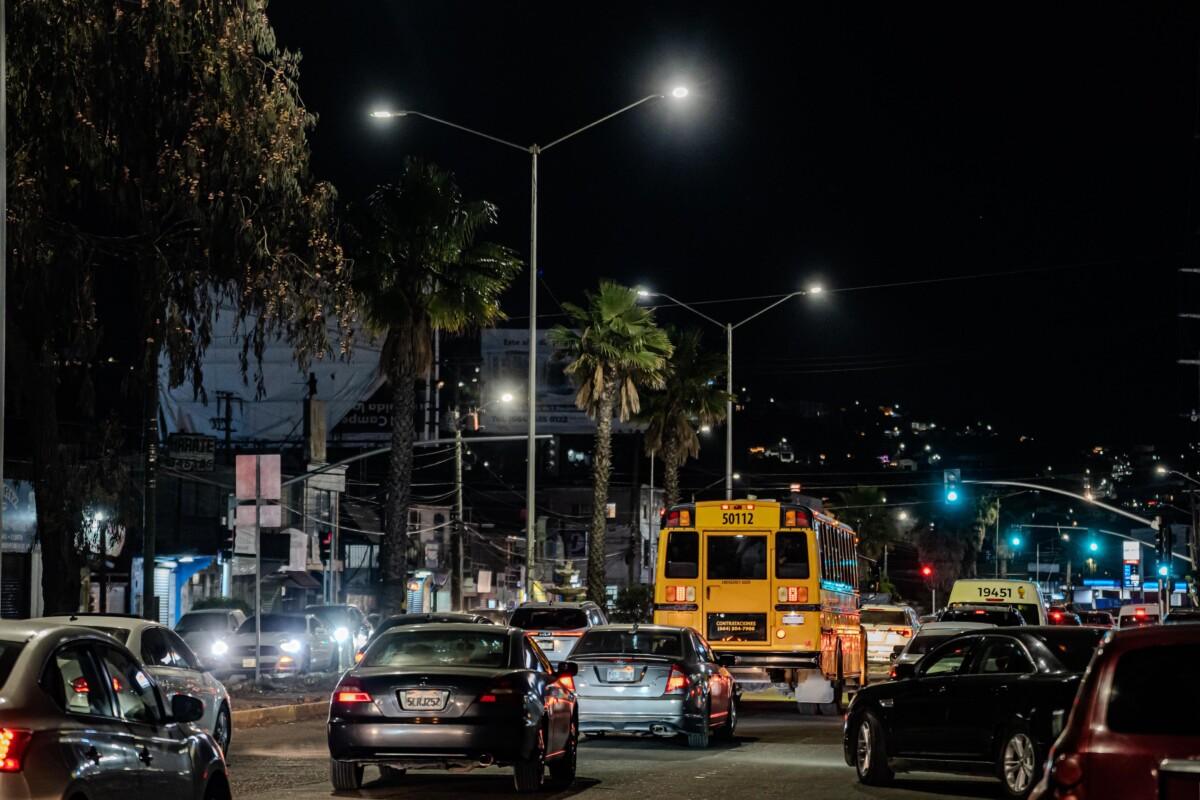 Instala Gobierno Municipal 186 luminarias en bulevar Fundadores para fortalecer el programa ‘Tijuana Iluminada’