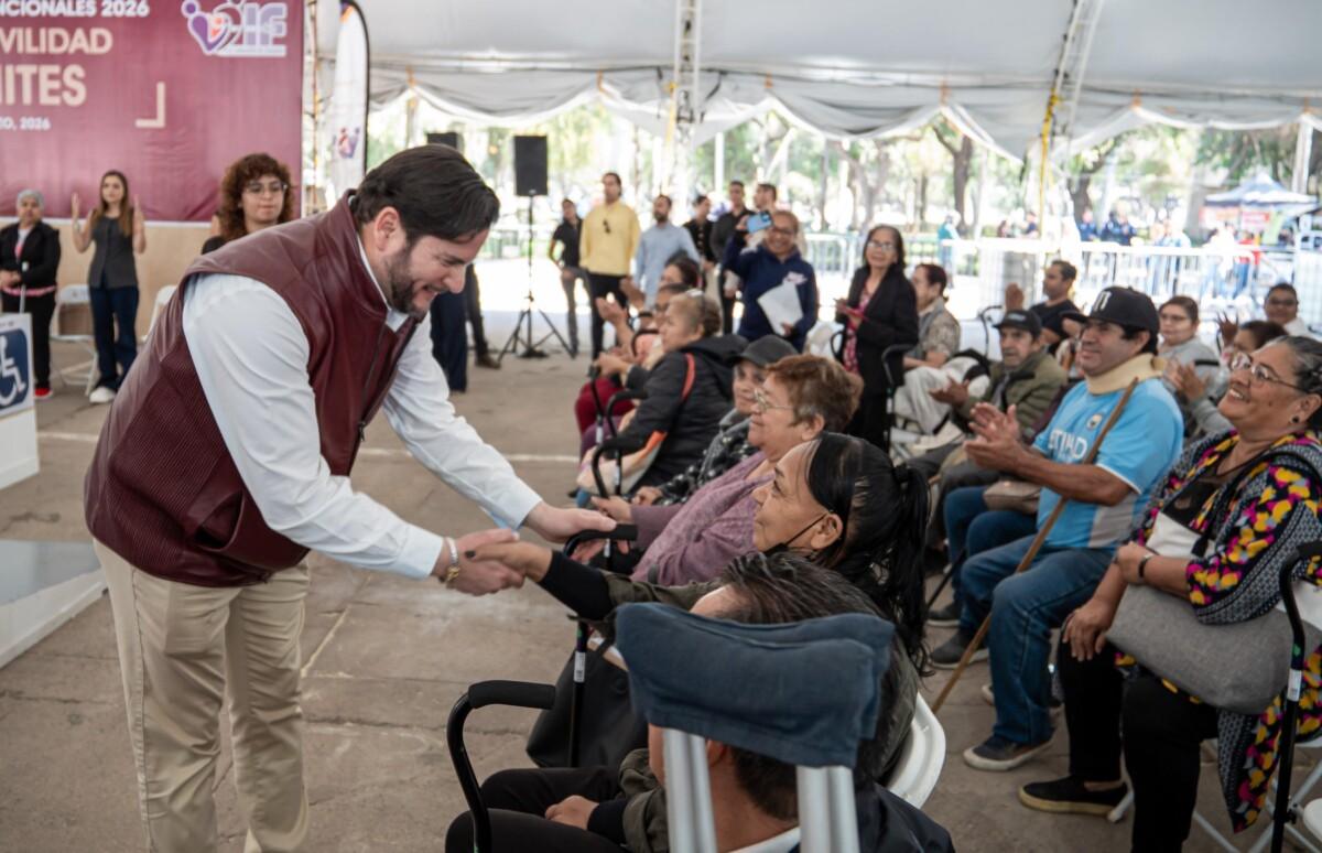 ENCABEZA ISMAEL BURGUEÑO RUIZ ENTREGA DE MÁS DE MIL APOYOS FUNCIONALES PARA PERSONAS DISCAPACITADAS