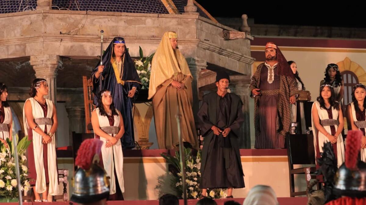 LOS CATÓLICOS DEL MUNDO RECORDARON EL VIACRUCIS DE JESUCRITO