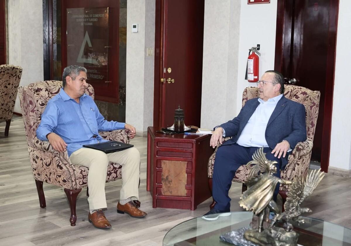 OLIVALDO PAZ SOSTIENE REUNIÓN CON LAUREANO CARRILLO, SECRETARIO DE SEGURIDAD CIUDADANA ESTATAL