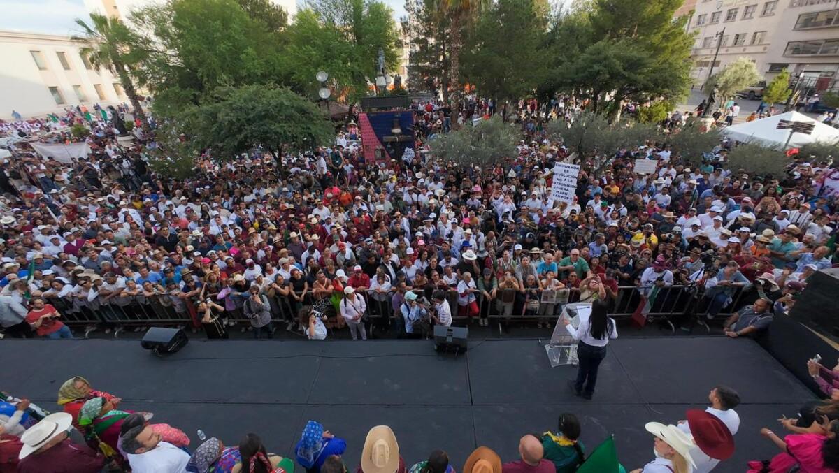 MANIFESTACIÓN CONTRA LA GOBERNADORA DE CHIHUAHUA MARU CAMPOS,ENCABEZADA POR LA DIRIGENTE DE MORENA ARIADNA MONTIEL,CONCENTRO  MILITANTES DE TODO EL PAÍS