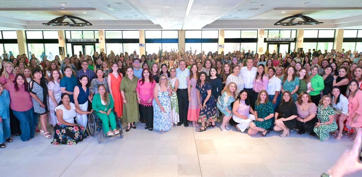 Reconocen el compromiso de más de 2 mil mujeres con Hermosillo