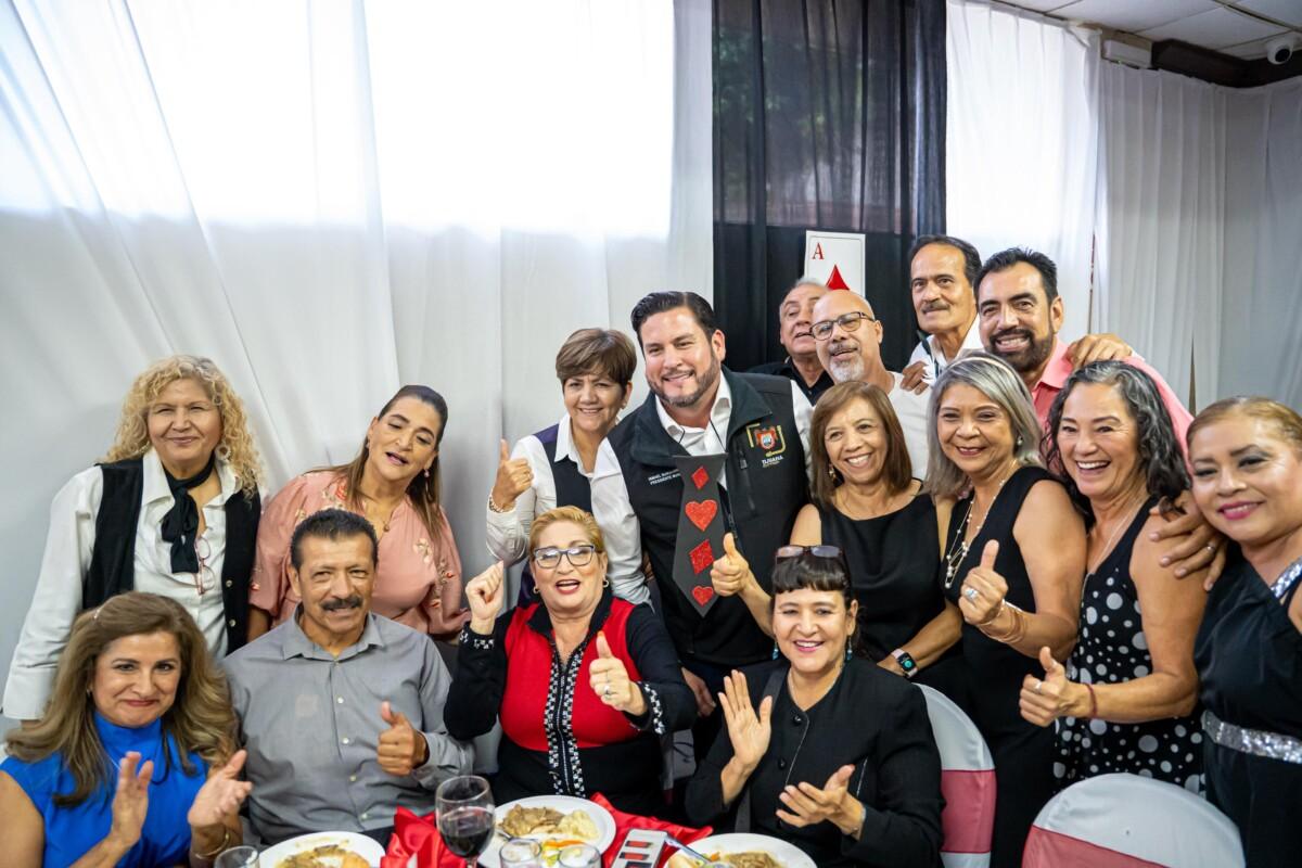 FESTEJA ISMAEL BURGUEÑO, EL DÍA DEL MAESTRO A DOCENTES JUBILADOS Y PENSIONADOS
