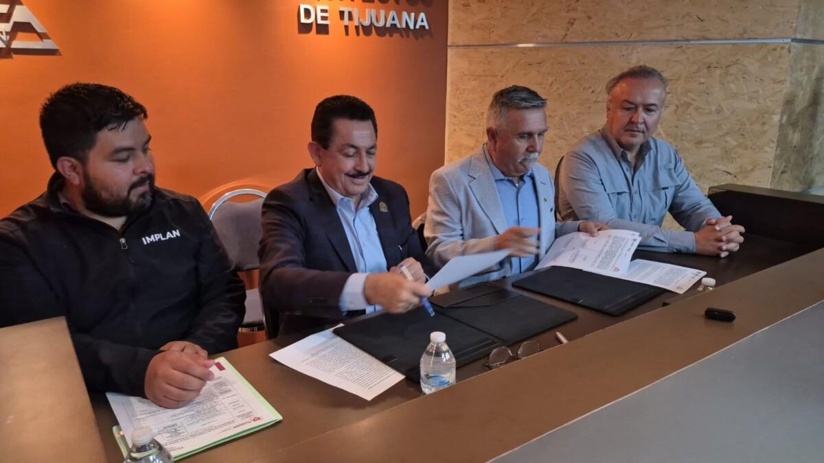 FIRMAN CONVENIO COLEGIO DE ARQUITECTOS DE TIJUANA A.C. E IMPLAN PARA FORTALECER LA PLANEACIÓN URBANA