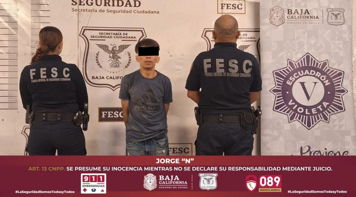 ESCUADRÓN VIOLETA DETIENE A DOS HOMBRES POR VIOLENCIA FAMILIAR EN TIJUANA