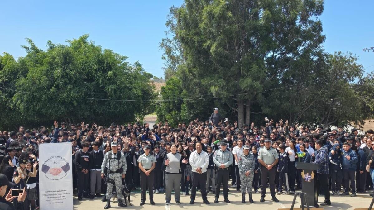 Guardia Nacional capacita a la juventud en Baja California sobre los riesgos del indebido uso del internet, para evitar que sean víctimas de delitos cibernéticos.