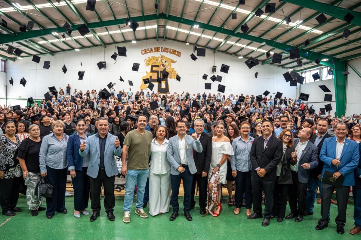 PRESIDE ABDIEL GUTIÉRREZ CORONADO CEREMONIA DE GRADUACIÓN DE LA XLIV GENERACIÓN DEL CETIS no 58