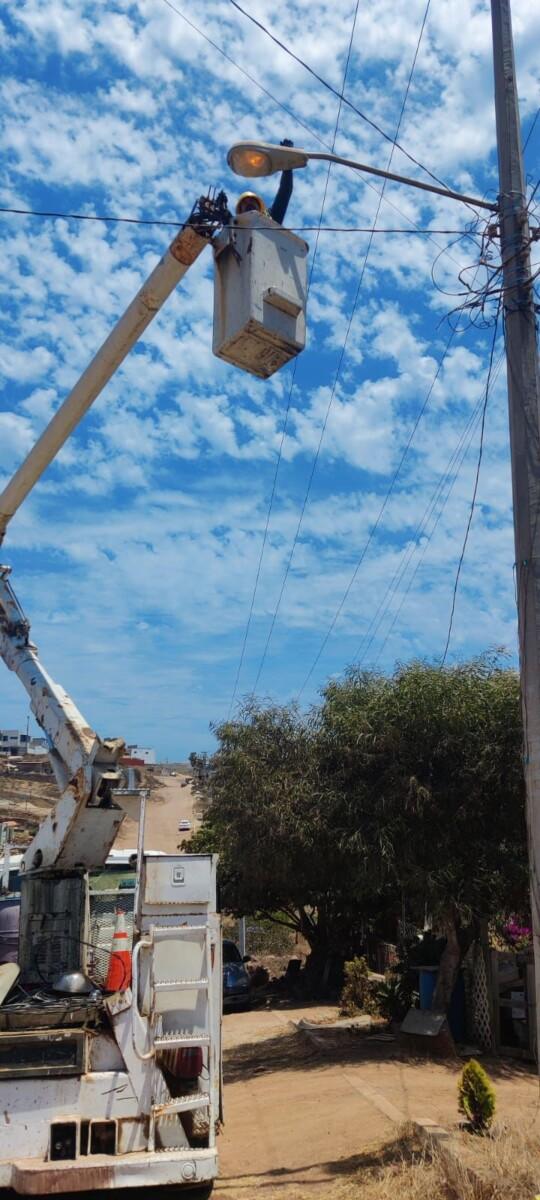 Más iluminación, mayor seguridad: Gobierno de Playas de Rosarito avanza en el mejoramiento urbano