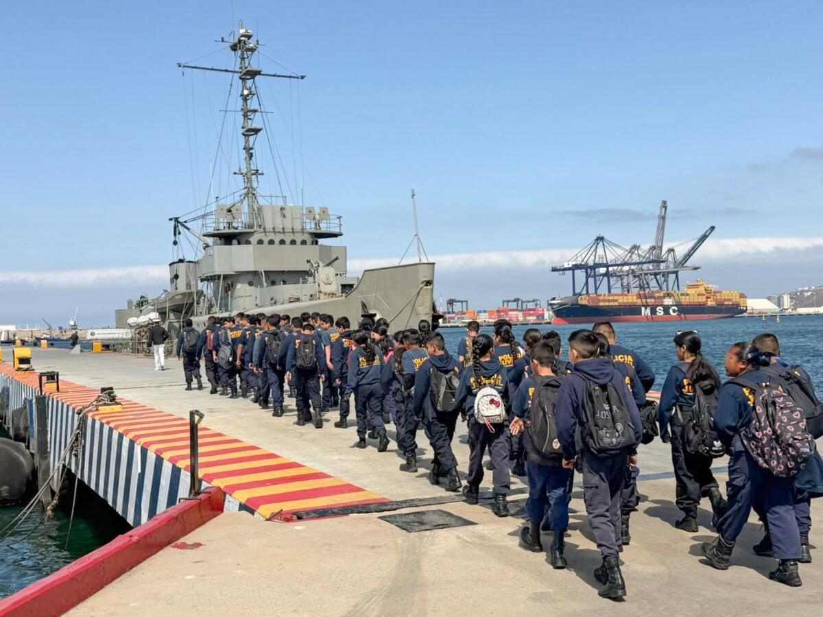 Fortalece SSPCM formación de jóvenes a través de visita educativa a la Zona Naval de Ensenada