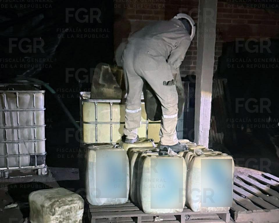 ASEGURA FGR 23 MIL LITROS DE HIDROCARBUROS EN CATEO