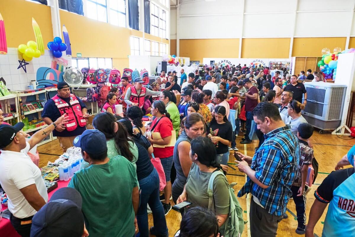 Bazar Escolar de DIF beneficia economía de familias para siguiente regreso a clases