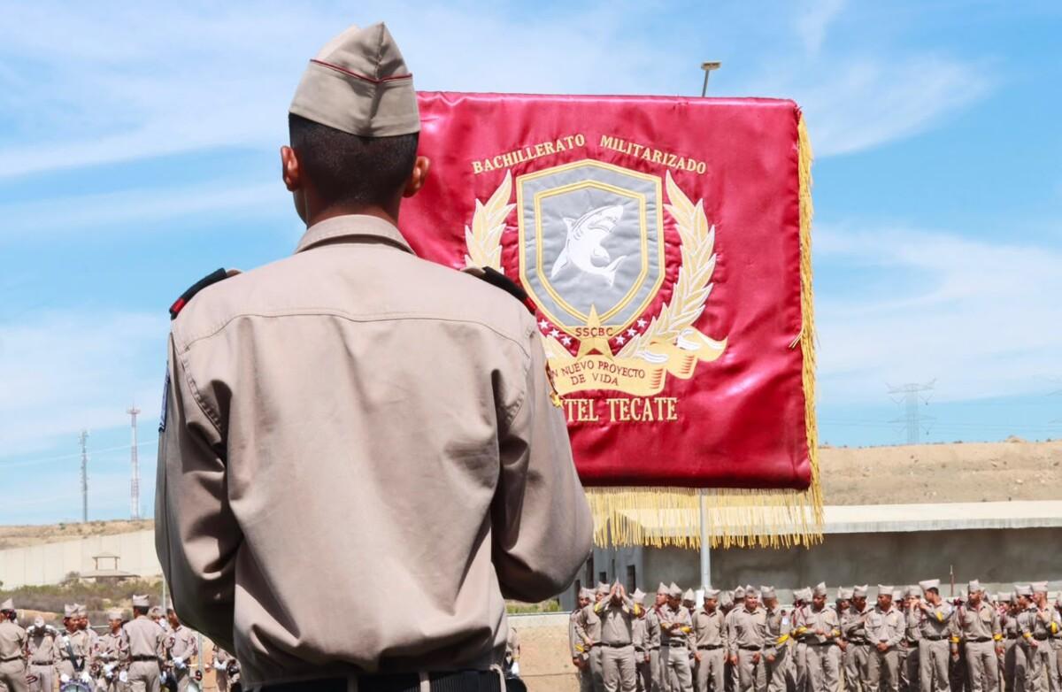 ORGULLO BAJACALIFORNIANO 141 JÓVENES GRADUADOS DE LA PREPARATORIA MILITARIZADA