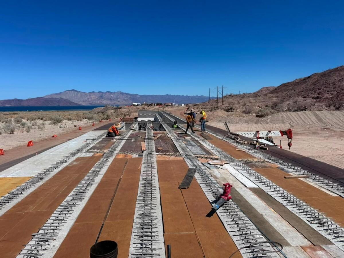 REFUERZA SICT TRABAJOS DE CONSERVACIÓN EN LA CARRETERA TRANSPENINSULAR EN BAJA CALIFORNIA