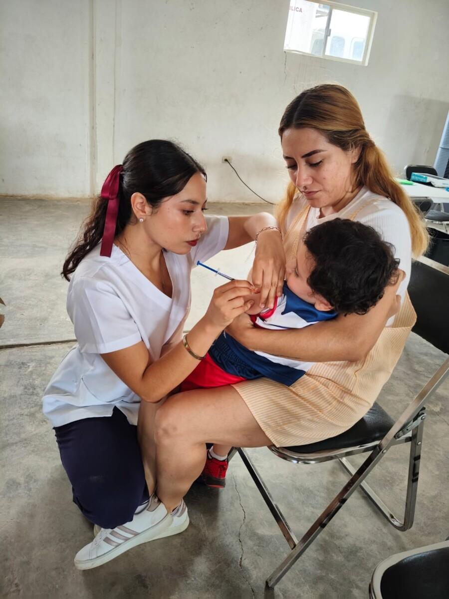 Llama Secretaría de Salud Pública a completar esquemas de vacunación contra el sarampión