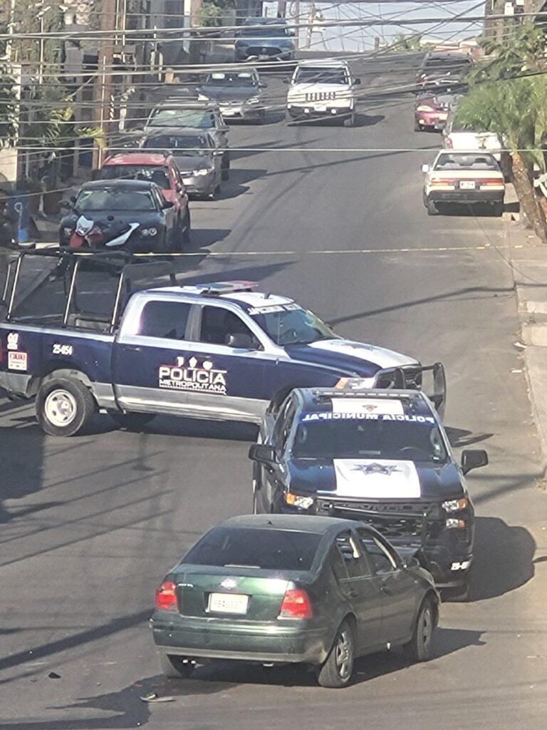 PERSECUCIÓN TERMINA CON 4 DETENIDOS CON ARMAS 
