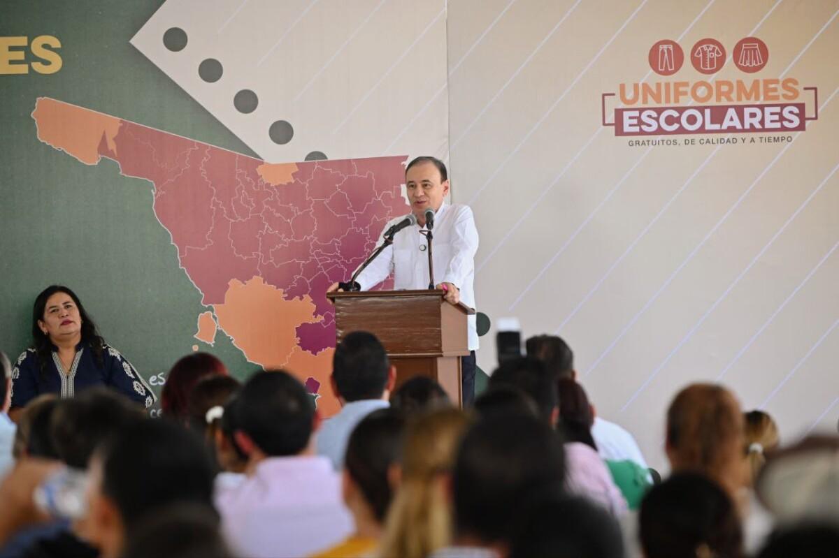 Arranca Gobernador Durazo entrega de más de 109 mil uniformes escolares gratuitos en Hermosillo